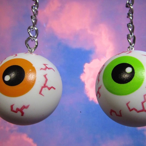 Halloween Earrings 👁 - Picture 2 of 2